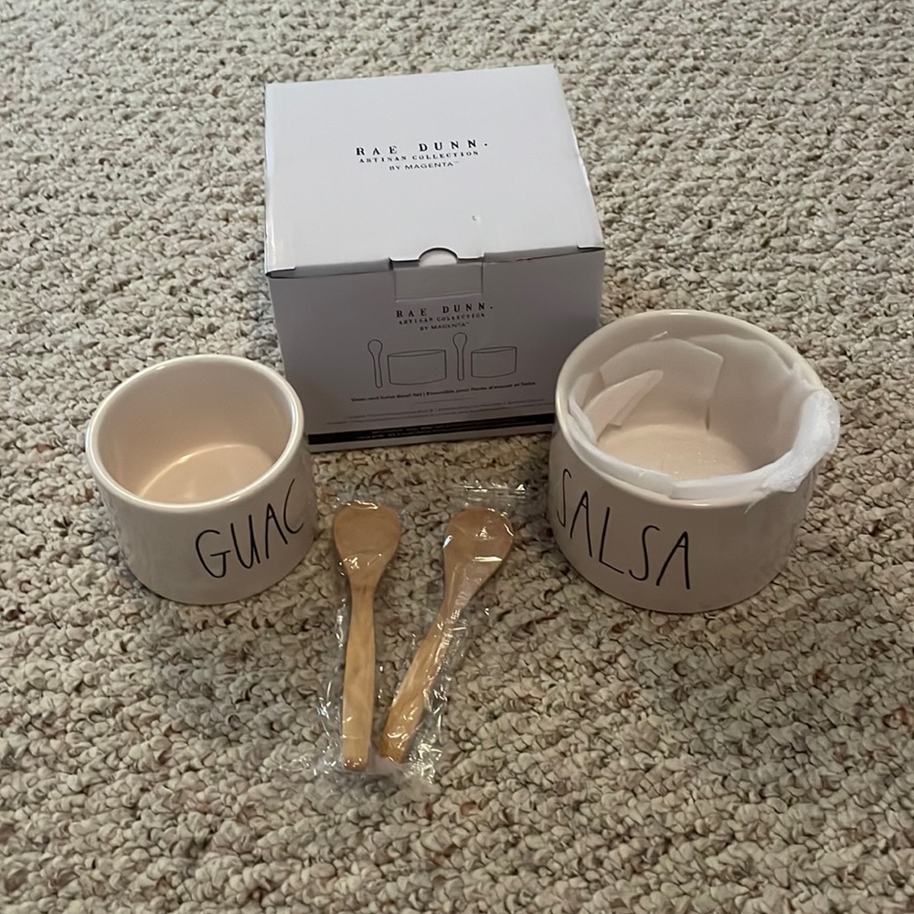 New in box Rae dunn guac and salsa set